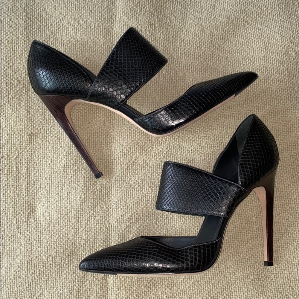 Calvin Klein collection python Pointy toe pump